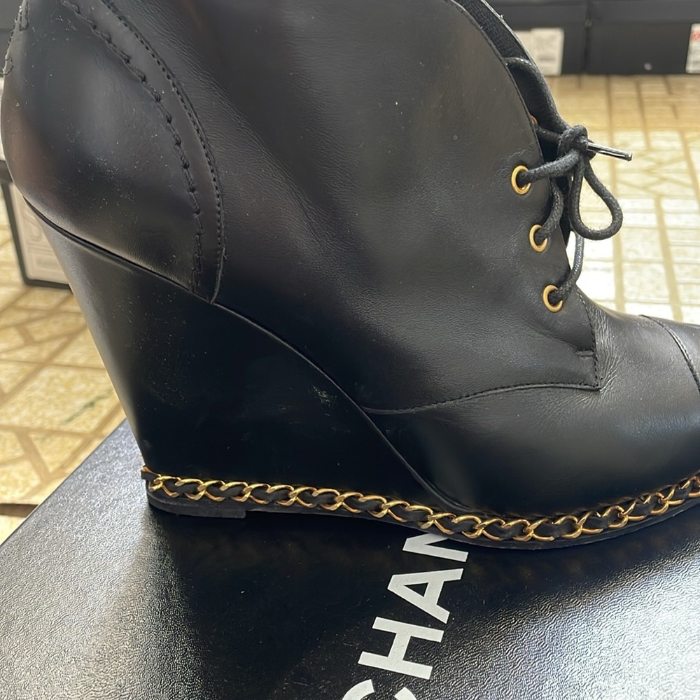 Sale!! Chanel lace up classic black booties size 40 - Picture 10 of 10